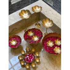 Bowl Urli With Candle Stand Combo